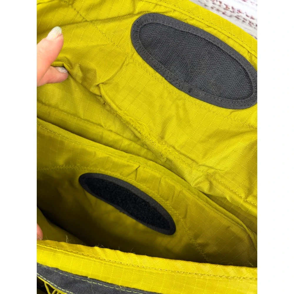 Crumpler Messenger Bag Black Canvas Lime Green Lining Shoulder Bag cheesy chick